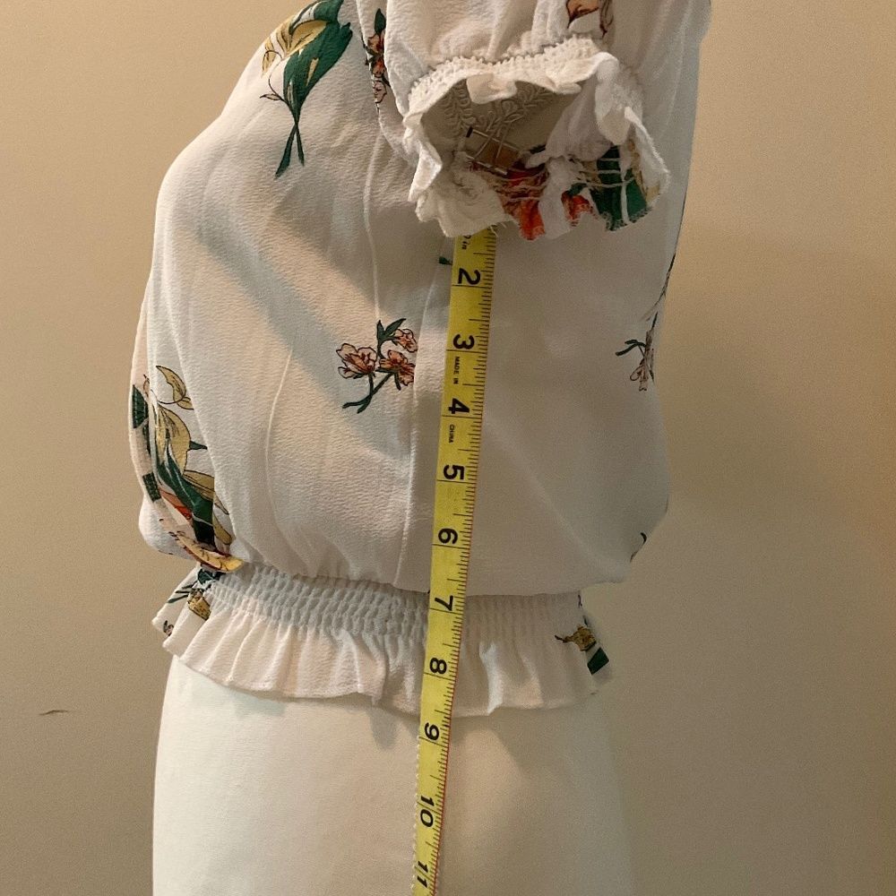 One Clothing Floral Wrap Crop Top Size XS - Picture 4 of 7